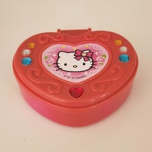 Hello Kitty heart shape mirror case